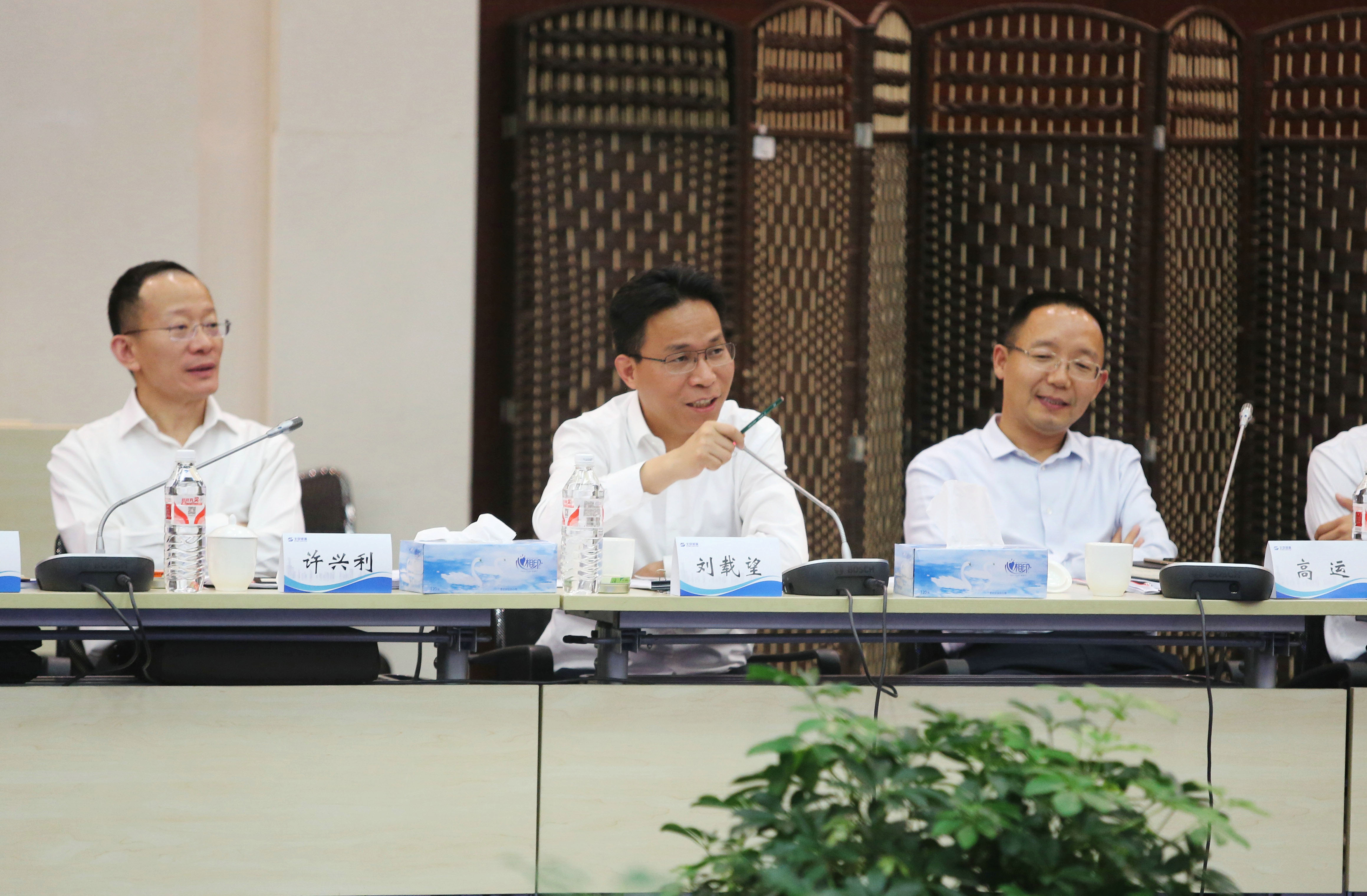 港源裝飾舉行2017年年中經營調度(擴大)會